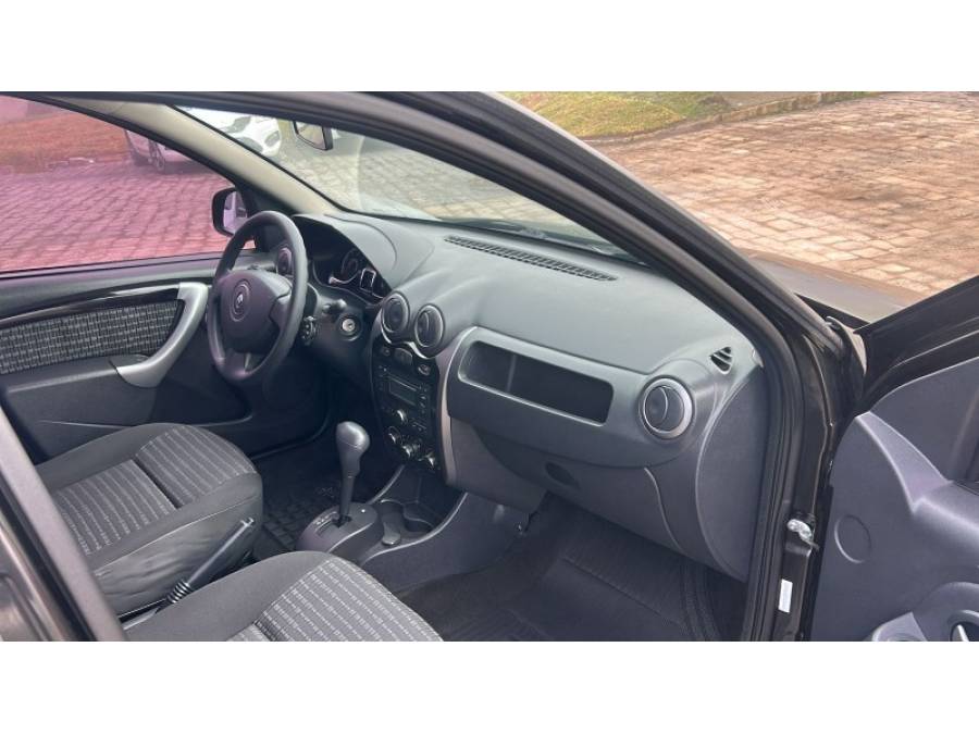 RENAULT - SANDERO - 2011/2012 - Preta - R$ 39.900,00