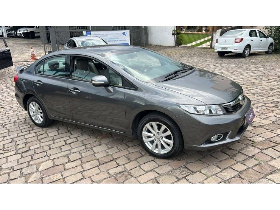 HONDA - CIVIC - 2013/2014 - Cinza - R$ 72.000,00