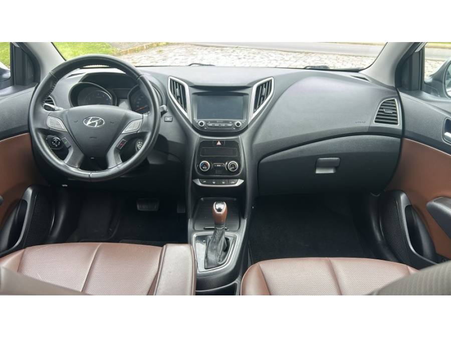 HYUNDAI - HB20 - 2017/2018 - Branca - R$ 72.900,00