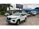 TOYOTA - HILUX SW4 - 2025/2025 - Branca - R$ 387.000,00