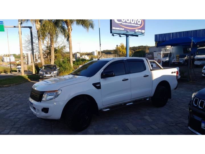 FORD - RANGER - 2014/2014 - Branca - R$ 101.000,00