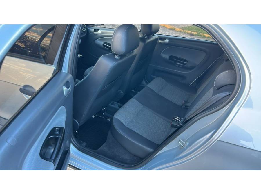 VOLKSWAGEN - GOL - 2014/2014 - Prata - R$ 39.990,00