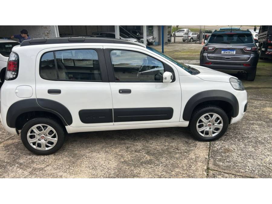 FIAT - UNO - 2014/2015 - Branca - R$ 42.900,00