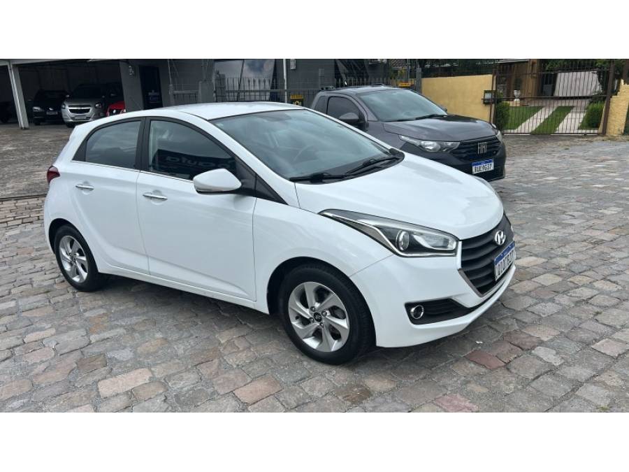 HYUNDAI - HB20 - 2017/2018 - Branca - R$ 72.900,00
