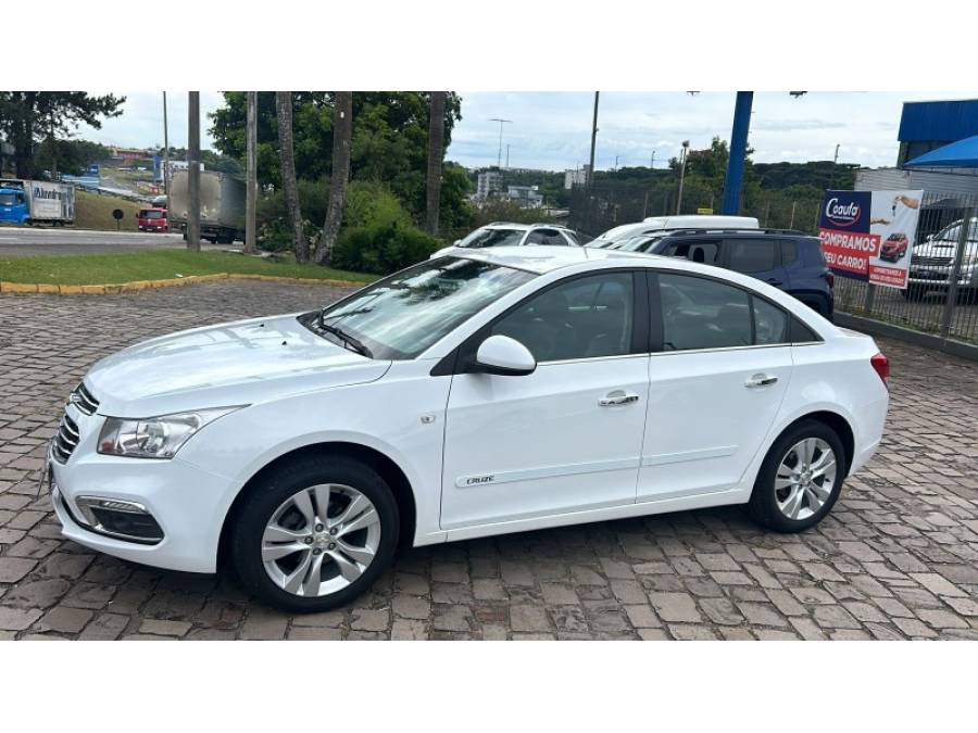 CHEVROLET - CRUZE - 2014/2015 - Branca - R$ 72.000,00