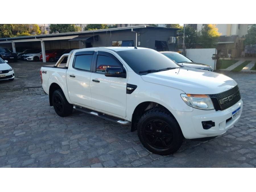 FORD - RANGER - 2014/2014 - Branca - R$ 101.000,00