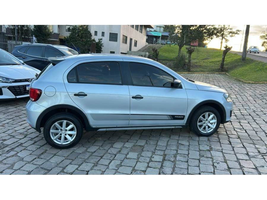 VOLKSWAGEN - GOL - 2014/2014 - Prata - R$ 39.990,00
