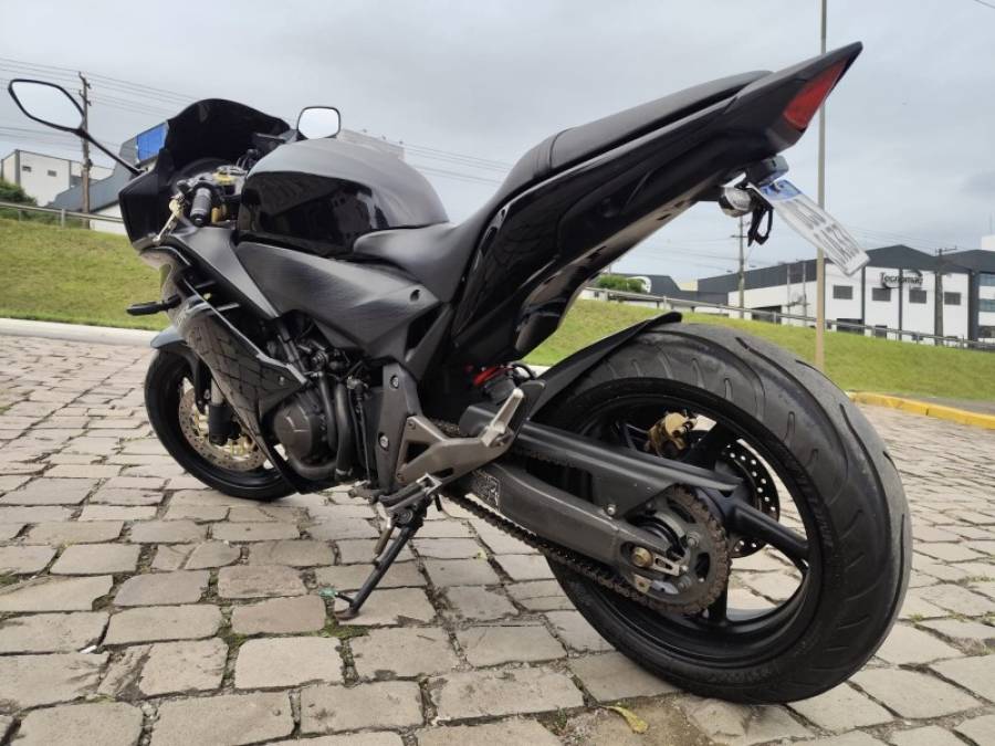 HONDA - CBR 600F - 2011/2012 - Preta - R$ 35.000,00
