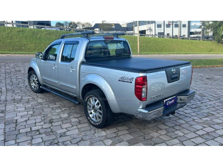 NISSAN - FRONTIER - 2015/2015 - Prata - R$ 100.000,00