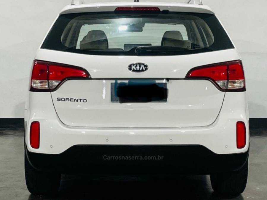 KIA MOTORS - SORENTO - 2014/2015 - Branca - R$ 79.000,00