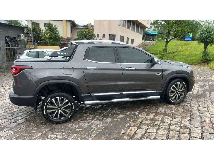 FIAT - TORO - 2022/2022 - Cinza - R$ 139.000,00