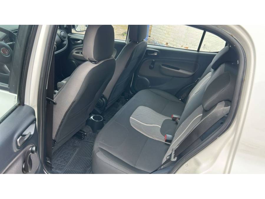 FIAT - UNO - 2014/2015 - Branca - R$ 42.900,00
