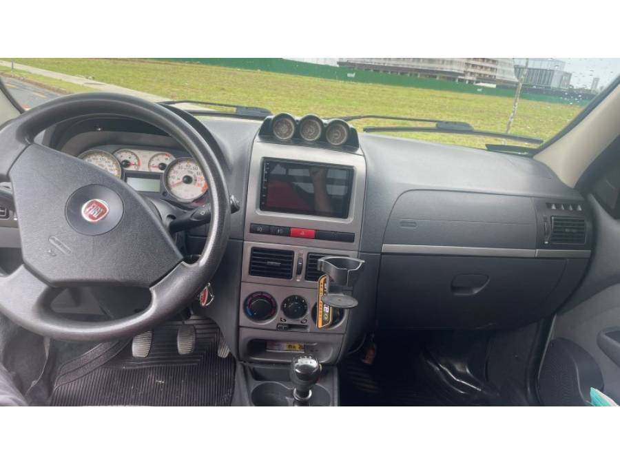 FIAT - STRADA - 2012/2012 - Cinza - R$ 51.000,00