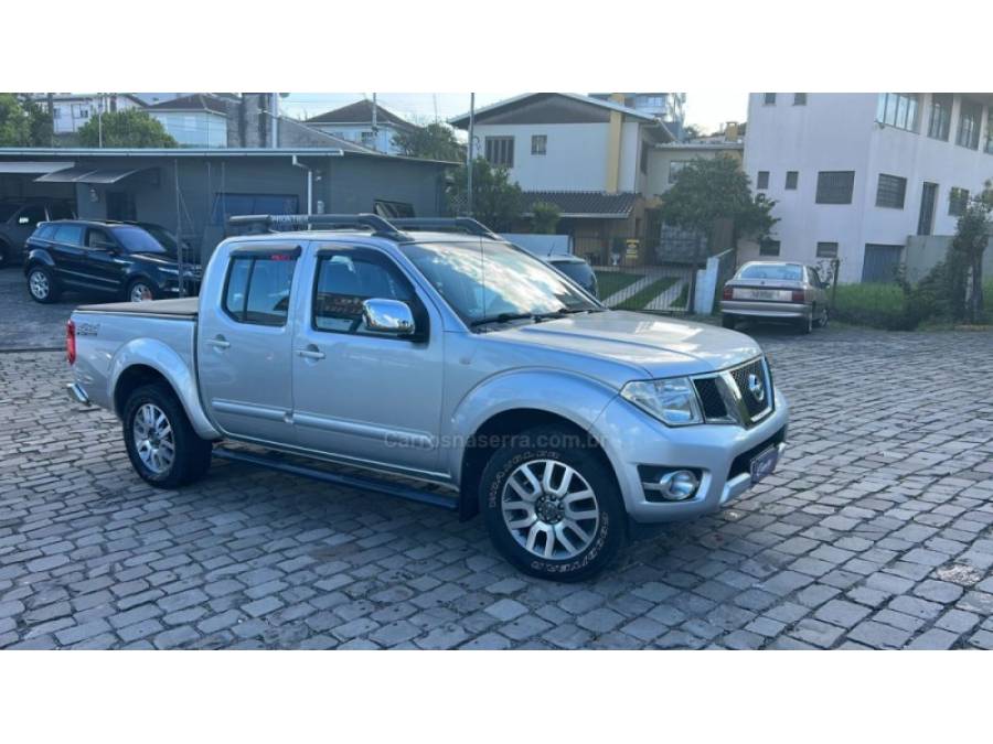 NISSAN - FRONTIER - 2015/2015 - Prata - R$ 100.000,00