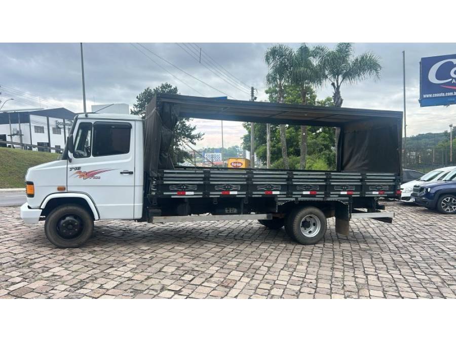 MERCEDES-BENZ - 710 (DIESEL) - 2007/2008 - Branca - R$ 157.000,00