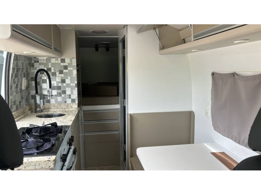 RENAULT - MASTER - 2014/2015 - Branca - R$ 270.000,00