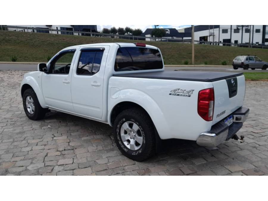 NISSAN - FRONTIER - 2015/2015 - Branca - R$ 96.000,00