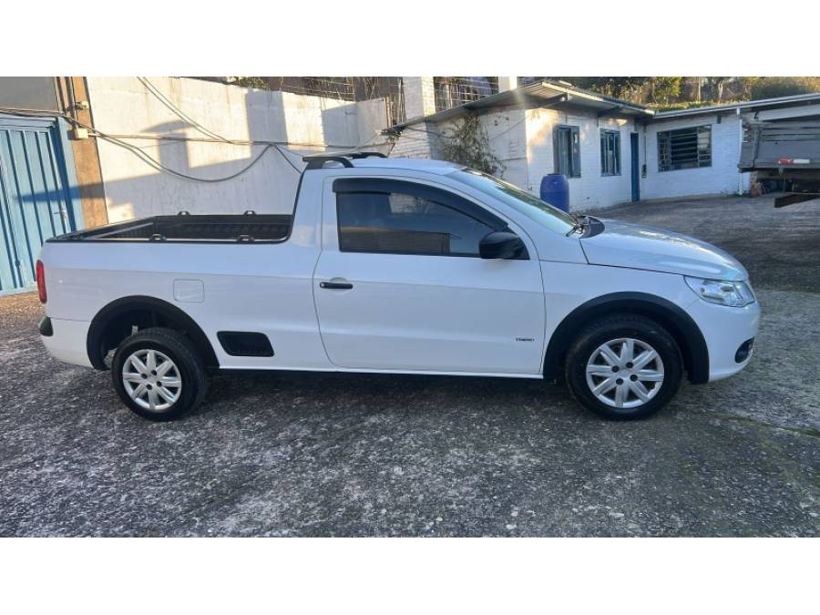 VOLKSWAGEN - SAVEIRO - 2012/2012 - Branca - R$ 45.000,00