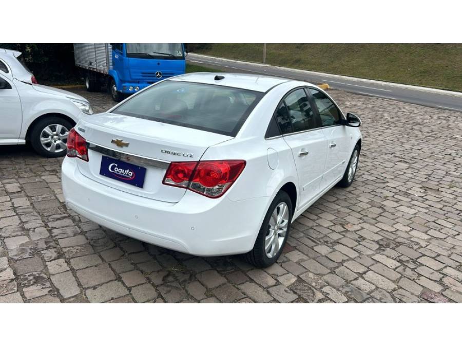 CHEVROLET - CRUZE - 2014/2015 - Branca - R$ 72.000,00