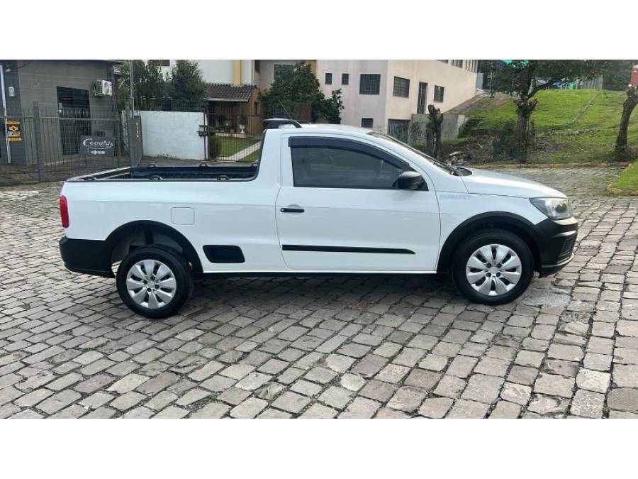VOLKSWAGEN - SAVEIRO - 2017/2018 - Branca - R$ 53.000,00