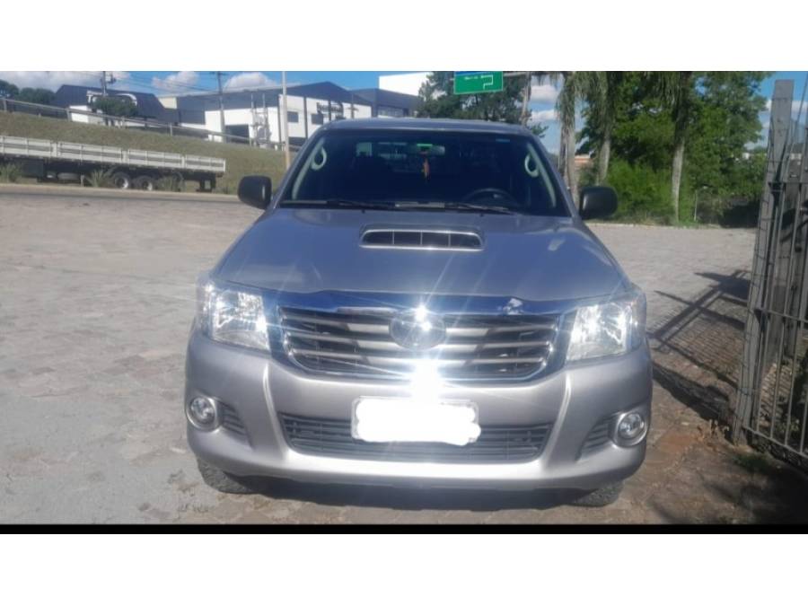 TOYOTA - HILUX - 2015/2015 - Prata - R$ 149.900,00