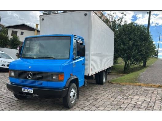 MERCEDES-BENZ - 710 PLUS - 2001/2001 - Azul - R$ 132.000,00