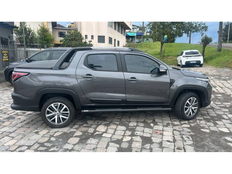 FIAT - STRADA - 2022/2023 - Cinza - R$ 112.000,00