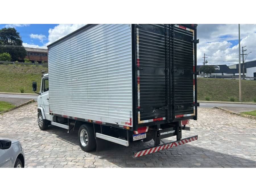 MERCEDES-BENZ - 710 - 2007/2007 - Branca - R$ 155.000,00