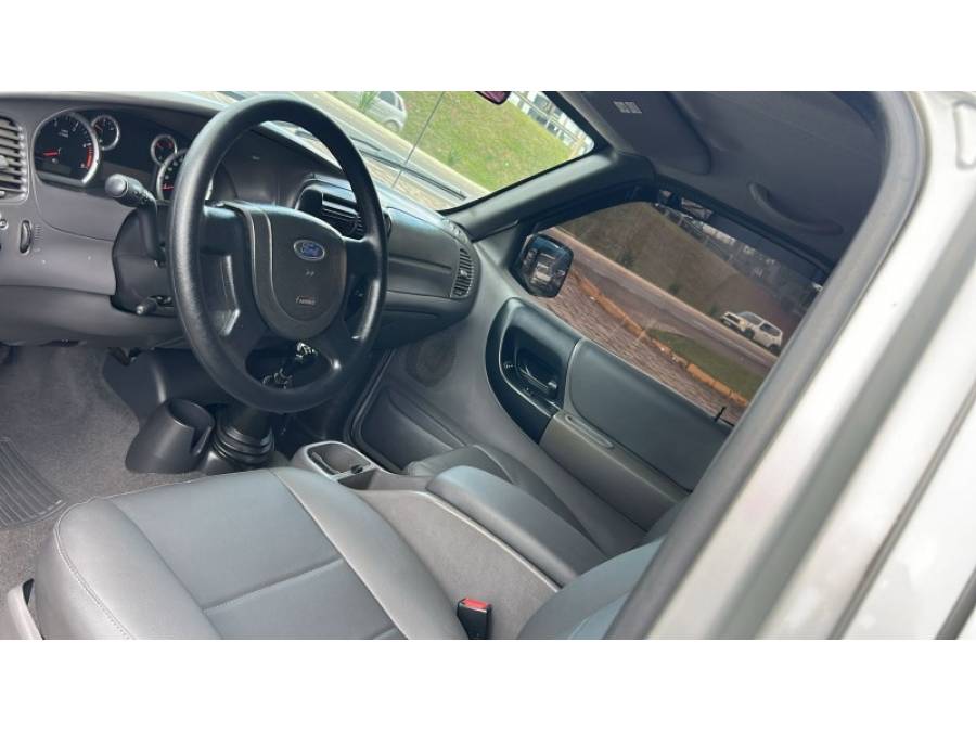 FORD - RANGER - 2007/2008 - Prata - R$ 72.000,00