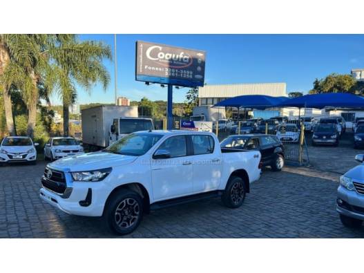 TOYOTA - HILUX - 2023/2023 - Branca - R$ 275.000,00