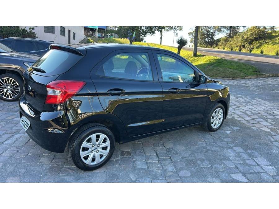 FORD - KA + - 2015/2016 - Preta - R$ 39.000,00