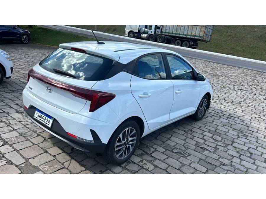 HYUNDAI - HB20 - 2022/2023 - Branca - R$ 72.500,00