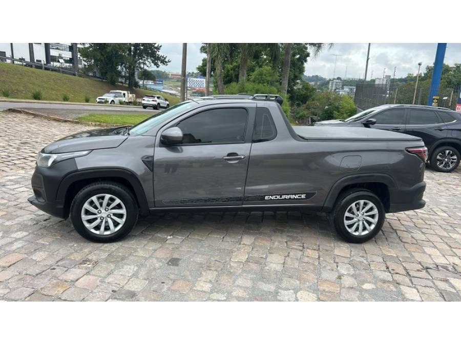 FIAT - STRADA - 2022/2022 - Cinza - R$ 73.000,00