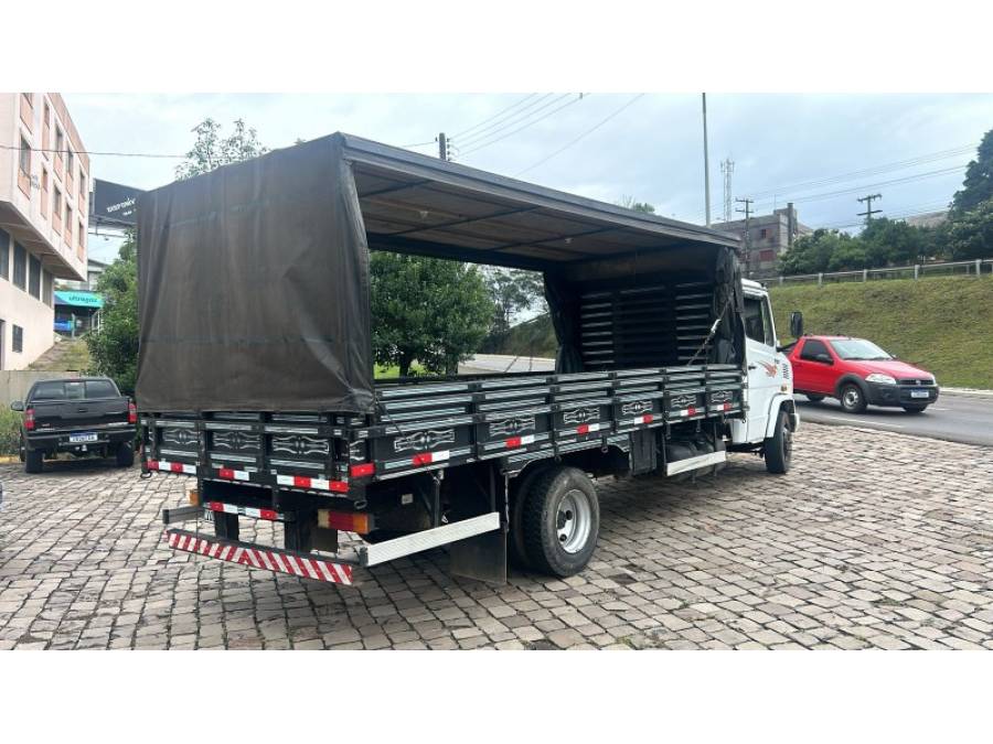 MERCEDES-BENZ - 710 (DIESEL) - 2007/2008 - Branca - R$ 157.000,00