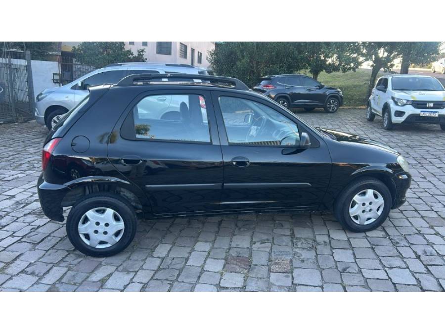 CHEVROLET - CELTA - 2010/2011 - Preta - R$ 24.000,00