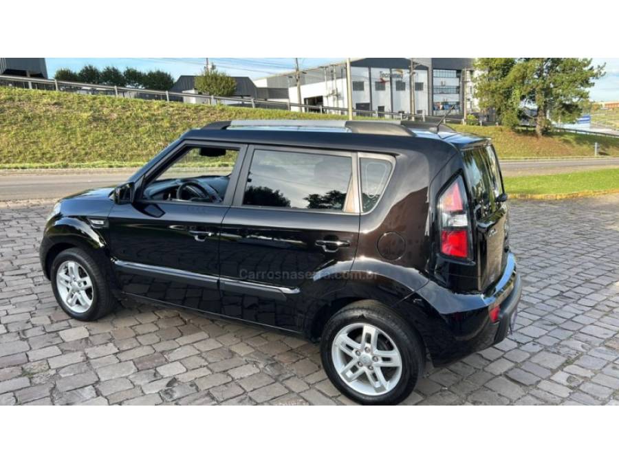 KIA MOTORS - SOUL - 2011/2012 - Preta - R$ 49.900,00