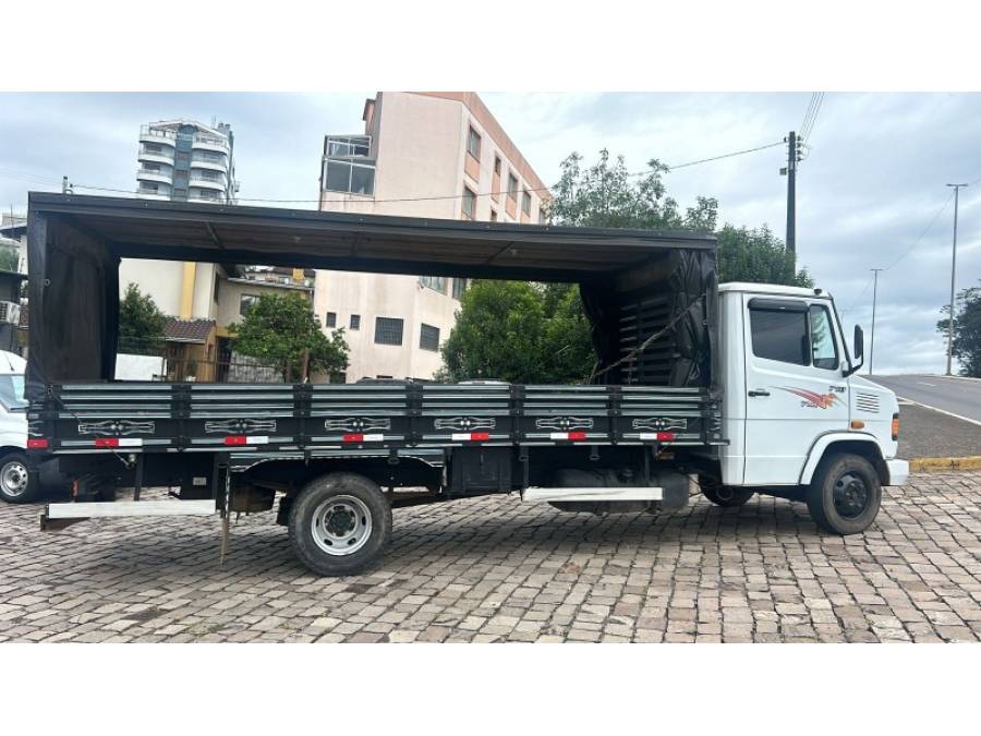MERCEDES-BENZ - 710 (DIESEL) - 2007/2008 - Branca - R$ 157.000,00