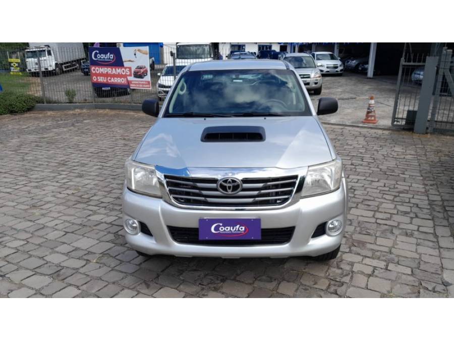 TOYOTA - HILUX - 2014/2014 - Prata - R$ 108.000,00