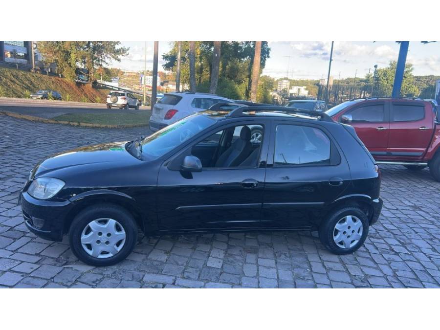 CHEVROLET - CELTA - 2010/2011 - Preta - R$ 24.000,00
