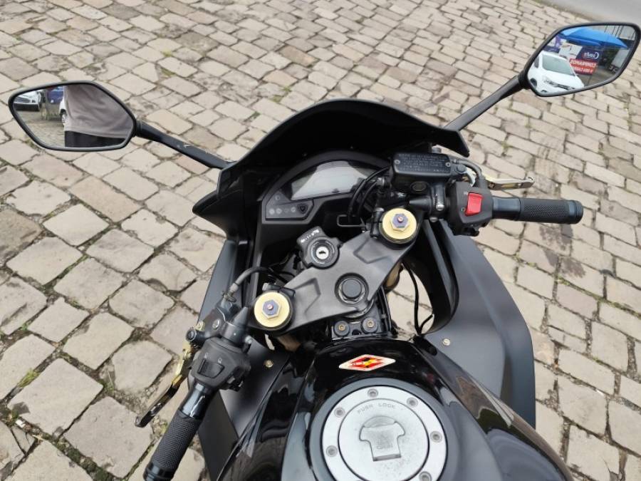 HONDA - CBR 600F - 2011/2012 - Preta - R$ 35.000,00