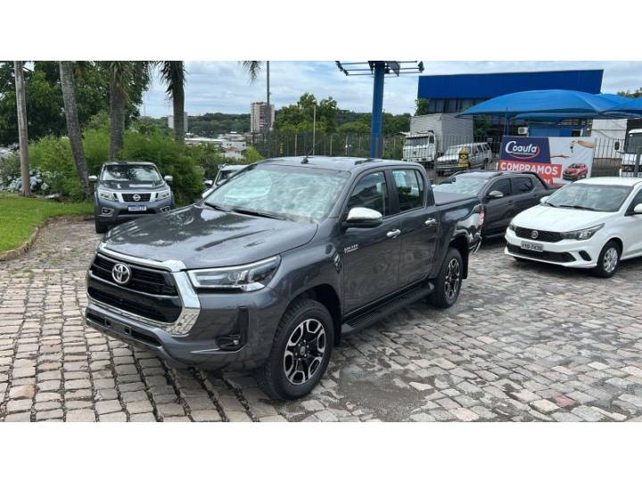 TOYOTA - HILUX - 2025/2026 - Cinza - R$ 299.000,00