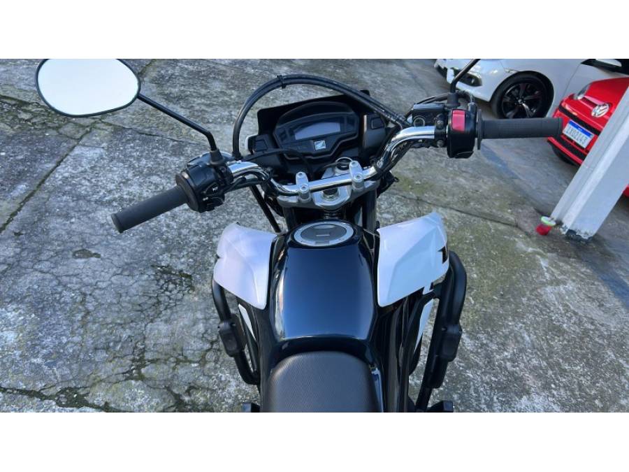 HONDA - NXR 160 - 2023/2023 - Branca - R$ 21.900,00