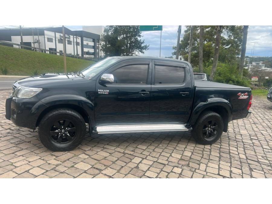 TOYOTA - HILUX - 2013/2013 - Preta - R$ 139.000,00