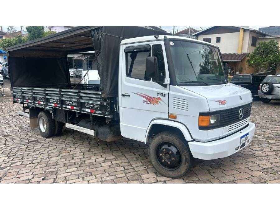 MERCEDES-BENZ - 710 (DIESEL) - 2007/2008 - Branca - R$ 157.000,00