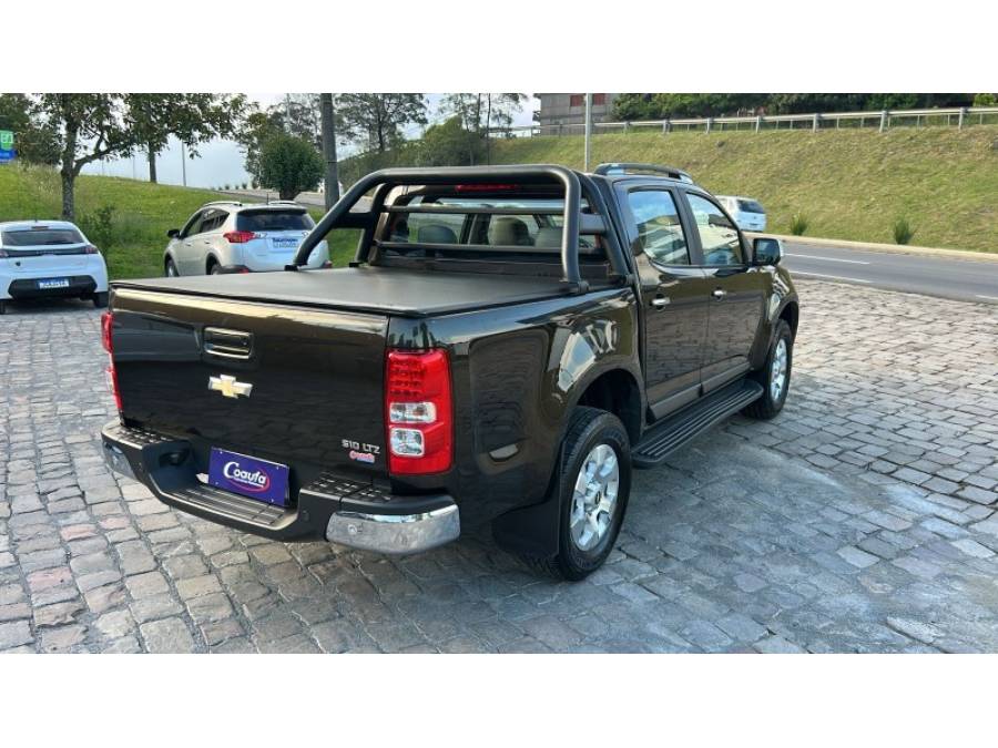 CHEVROLET - S10 - 2014/2014 - Cinza - R$ 94.000,00