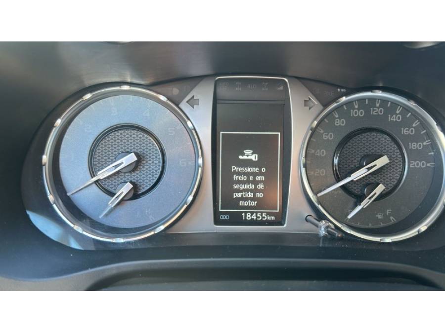 TOYOTA - HILUX - 2024/2024 - Branca - R$ 262.000,00