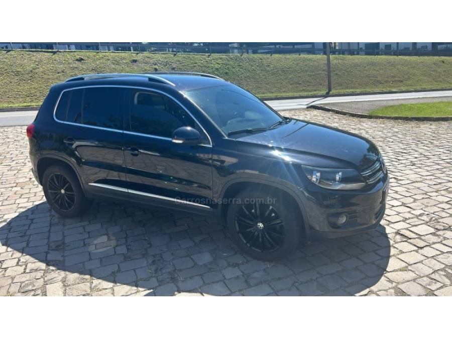 VOLKSWAGEN - TIGUAN - 2012/2012 - Preta - R$ 64.000,00