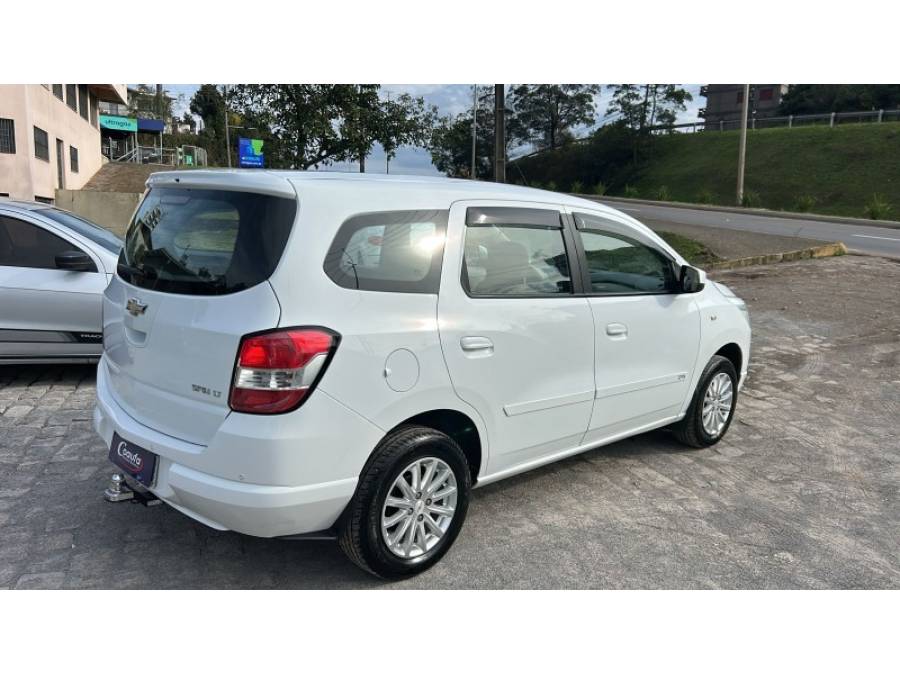 CHEVROLET - SPIN - 2013/2013 - Branca - R$ 40.000,00
