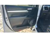 TOYOTA - HILUX - 2024/2024 - Branca - R$ 262.000,00