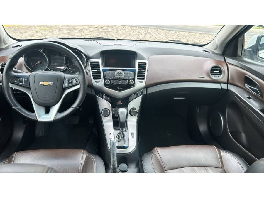 CHEVROLET - CRUZE - 2014/2015 - Branca - R$ 72.000,00